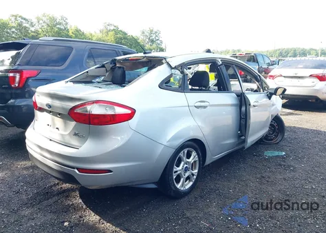 2014 Ford Fiesta Se z USA, uszkodzony, nr VIN 3FADP4BJ8EM118009